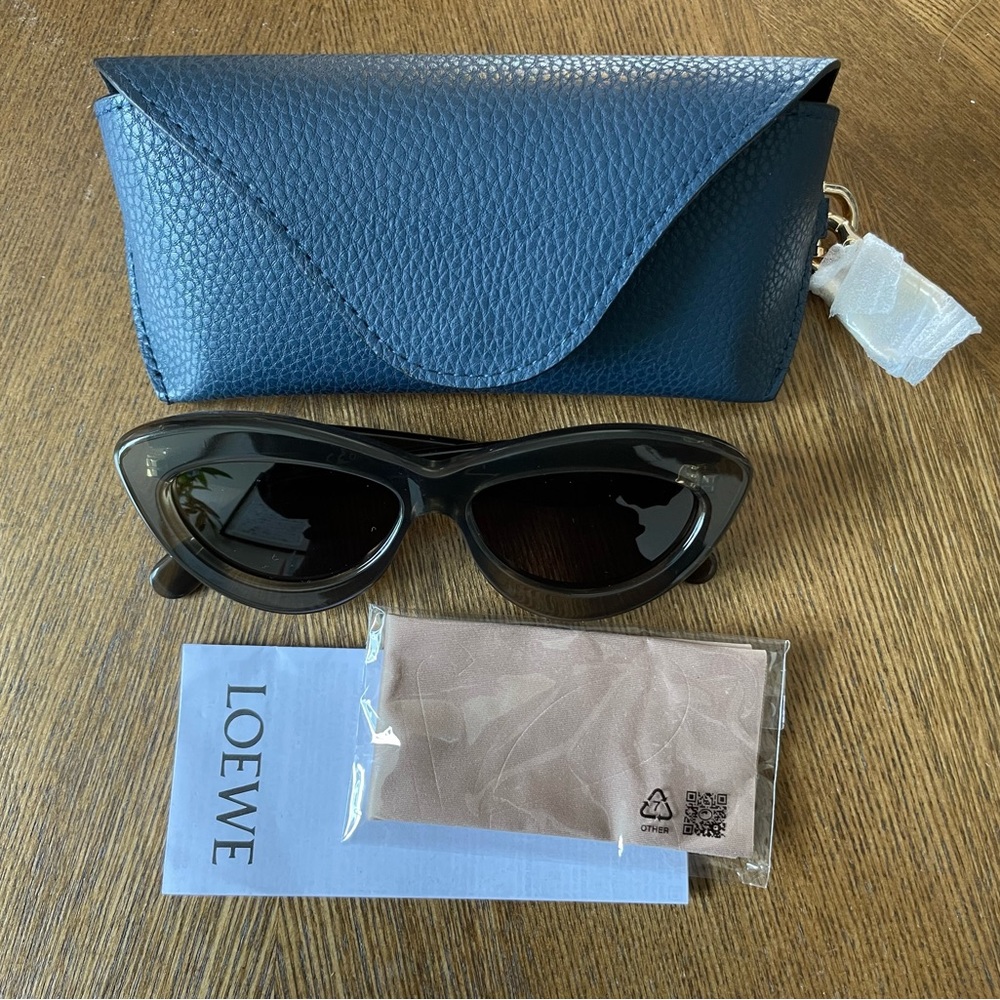 Loewe Cateye Sunglasses in Acetate Brown Green (NWT)